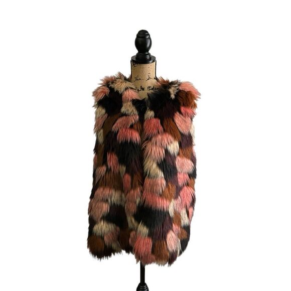Cara Faux Fur Boho Multi Colored Vest NWOT Size M/L - Picture 9 of 9